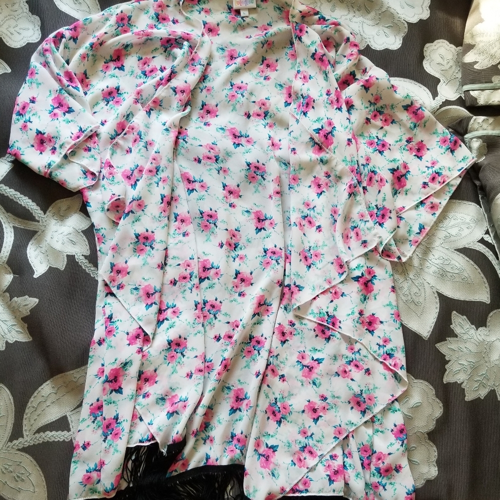 L lularoe shawl